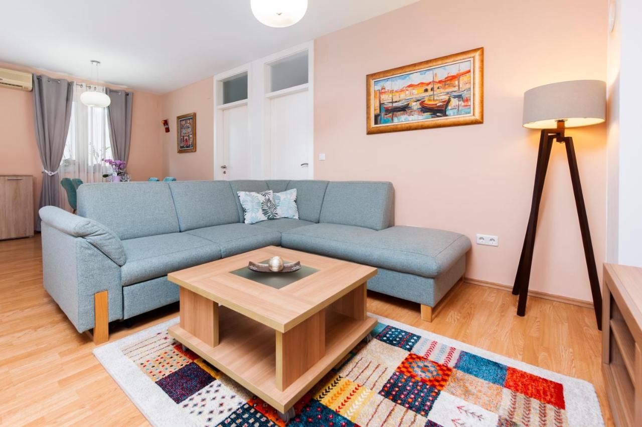 Apartment Deluxe Rovinj Exterior photo